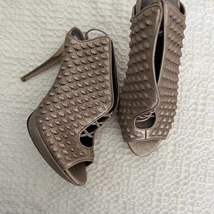 Salvatore Ferragamo Snakeskin Slingback Heels (36) *GOOD CONDITION*